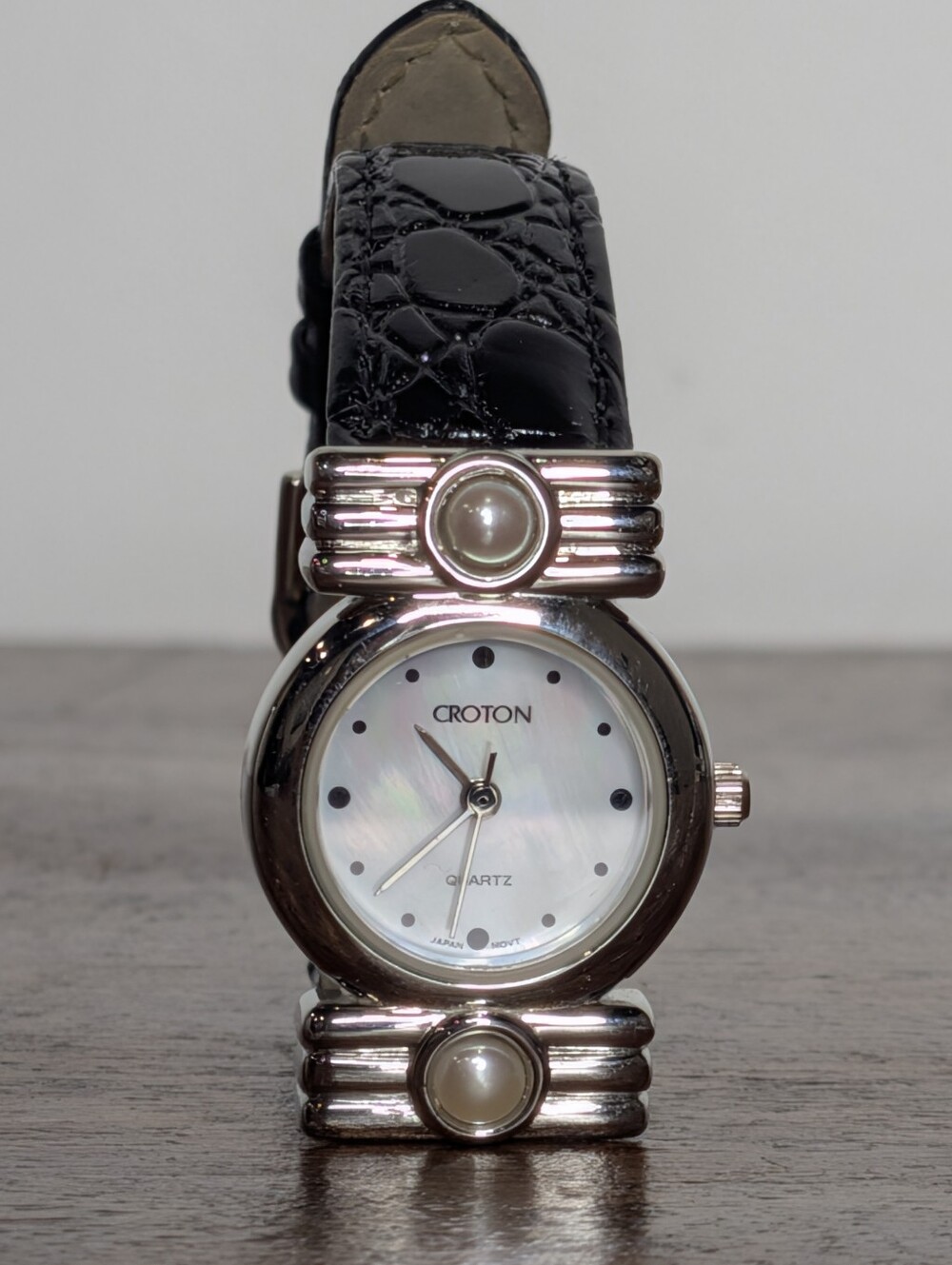 Vtg Croton Women’s Quartz Watch Mother of Pearl White Dial Black Leather Strap